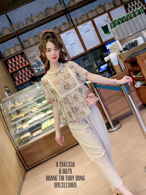 Áo hoa viền ren