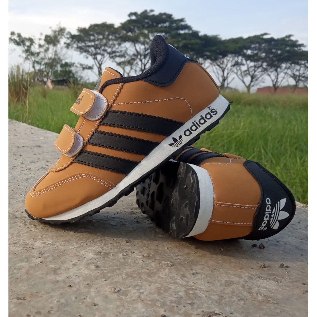 Giày Thể Thao Adidas Thời Trang Năng Động Cho Bé