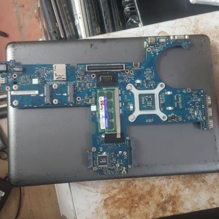 Main hp 8440p vga on và vga rời