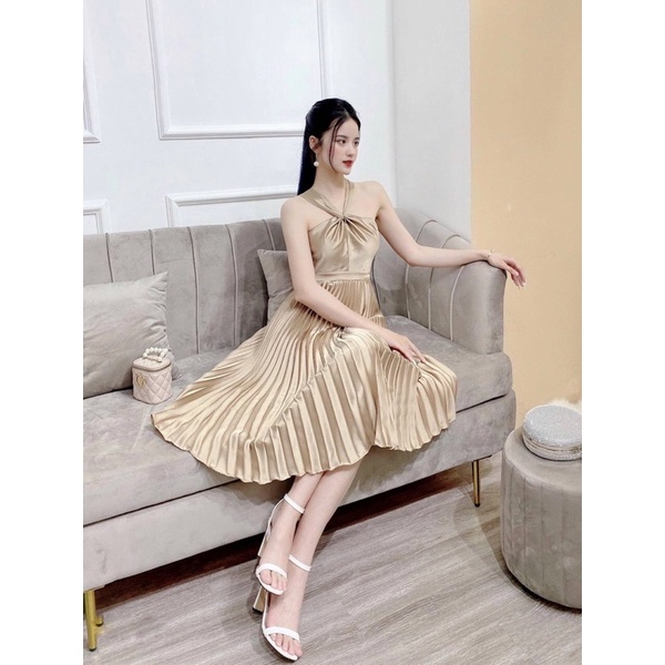 Váy dập ly cổ yếm siêu xinh