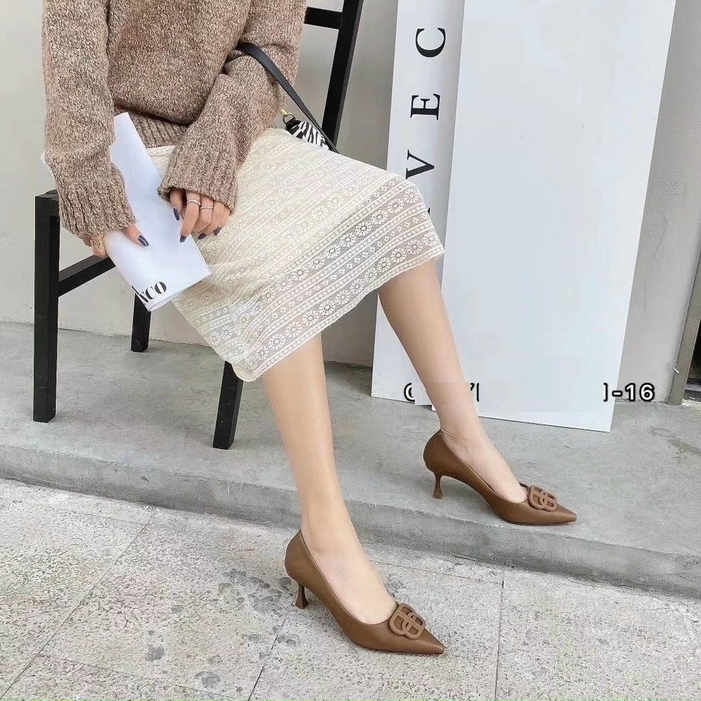 Giày búp bê da mờ khóa BB