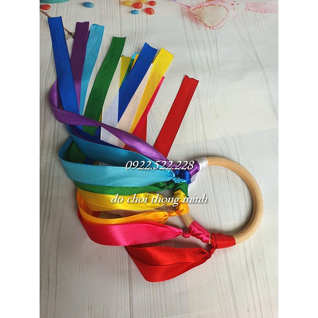 Vòng gỗ cầu vồng gắn dây ruy băng handmade kích thích thị giác | Đồ chơi cho trẻ sơ sinh