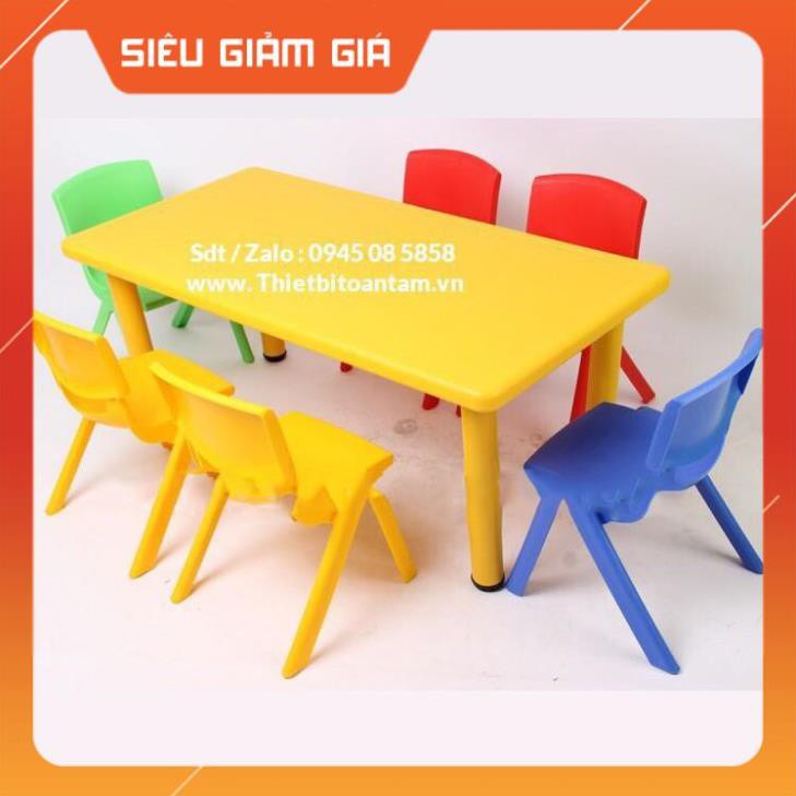 COMBO 1 Bàn nhập khẩu 120x60 cm + 2 Ghế nhựa đúc trẻ em