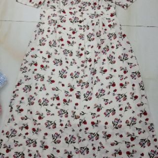 Đầm hoa vintage nút gỗ