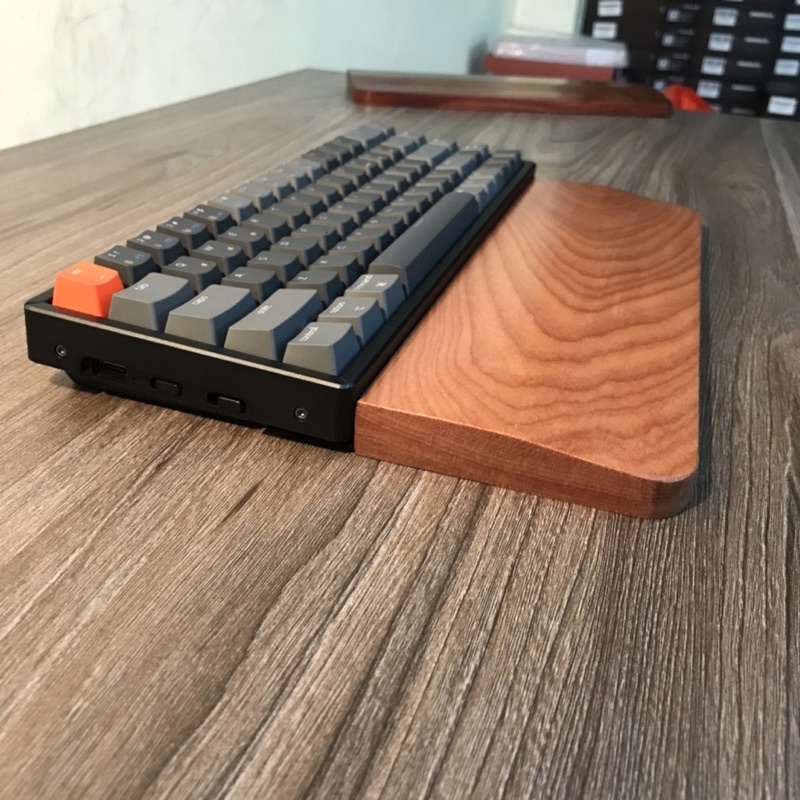 Kê tay bàn phím chất liệu gỗ Tần Bì WeWork cao cấp