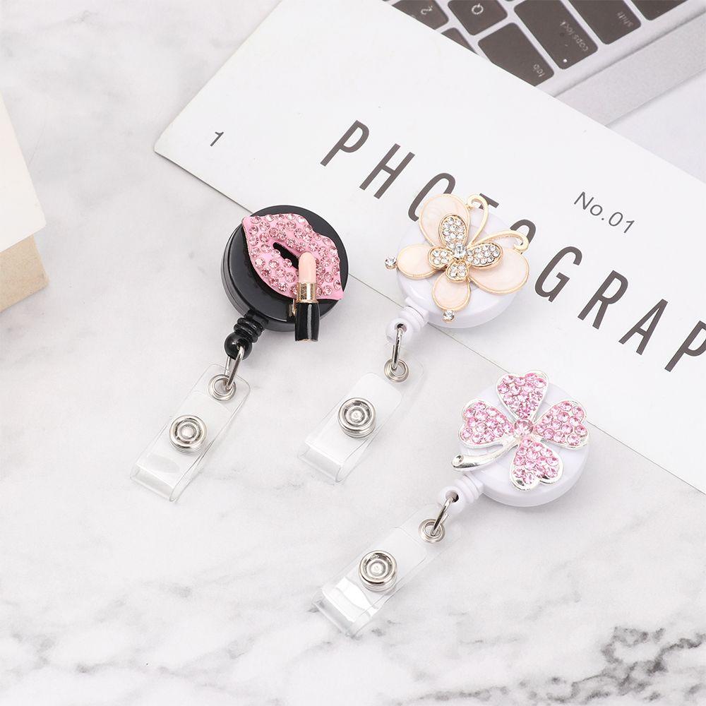 1 Móc Khóa Kẹp Bảng Tên/Thẻ ID Họa Tiết Bướm Thời Trang