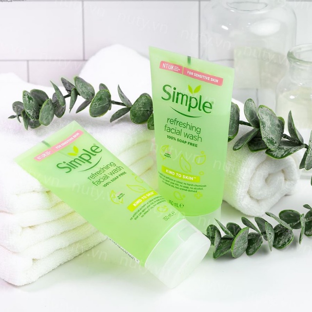 Sữa Rửa Mặt Simple Gel kind To Skin 150ml Chính Hãng Cho Da Dầu