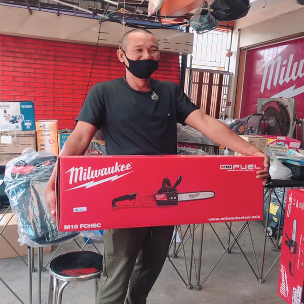 Máy cưa xích M18 Milwaukee FCHSC-0G0