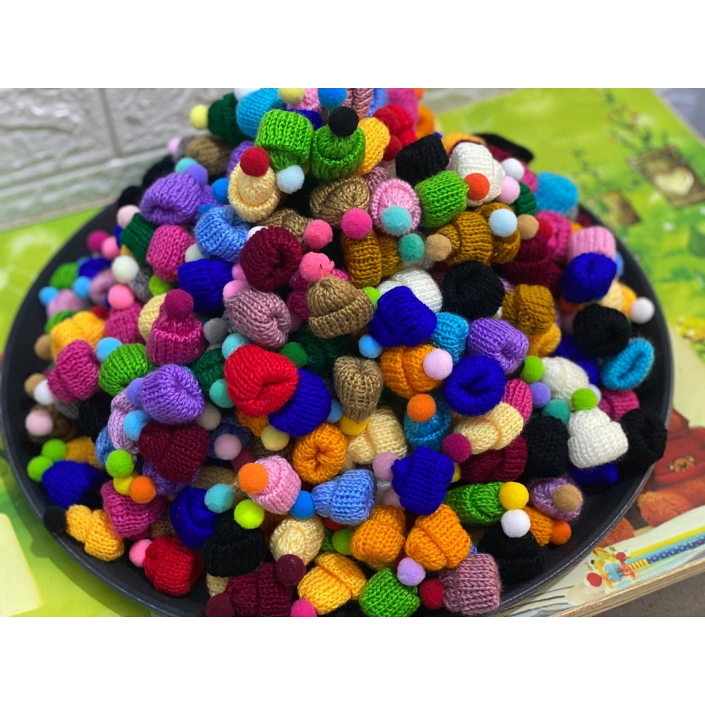 Chai Đựng Trà Sữa 500ml tặng kèm mũ len siêu CUTE cho mùa đông ấm áp.