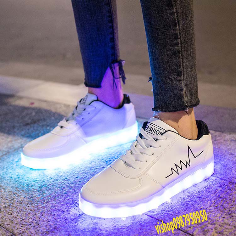 Giày phát sáng màu trắng nhịp tim màu đen phát sáng 7 màu 11 chế độ đèn led cực đẹp (video thật) | BigBuy360 - bigbuy360.vn