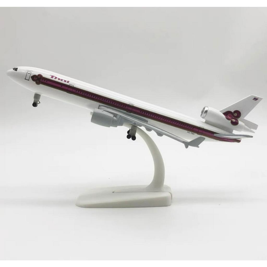 Mô Hình Máy Bay Chiến Đấu MD-11  20cm có bánh xe