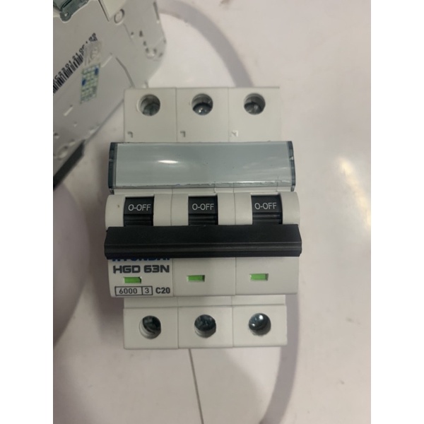 Cầu dao điện Aptomat 3P cài HGD63N