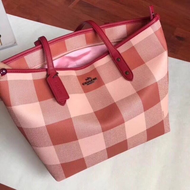 TÚI COACH TOTE CARO XUẤT XỊN