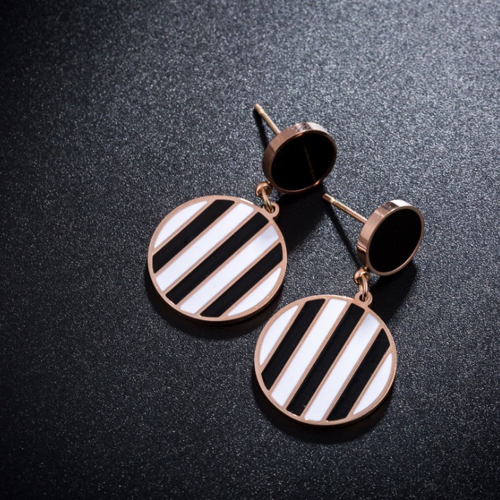 Bông Tai Dự Tiệc Titan Không Đen TT 1753