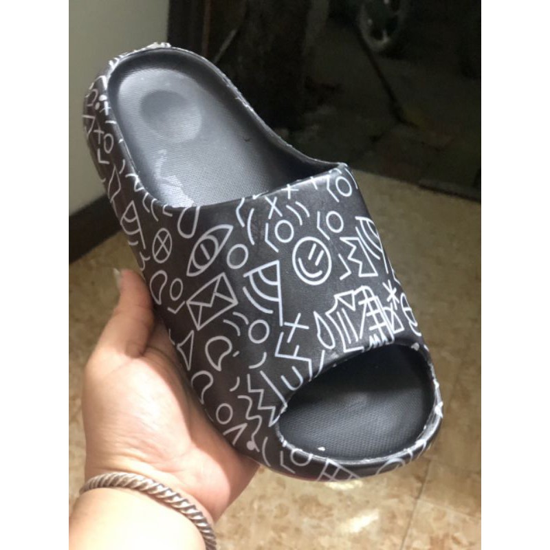 Dép Bánh Mì Hoa Văn