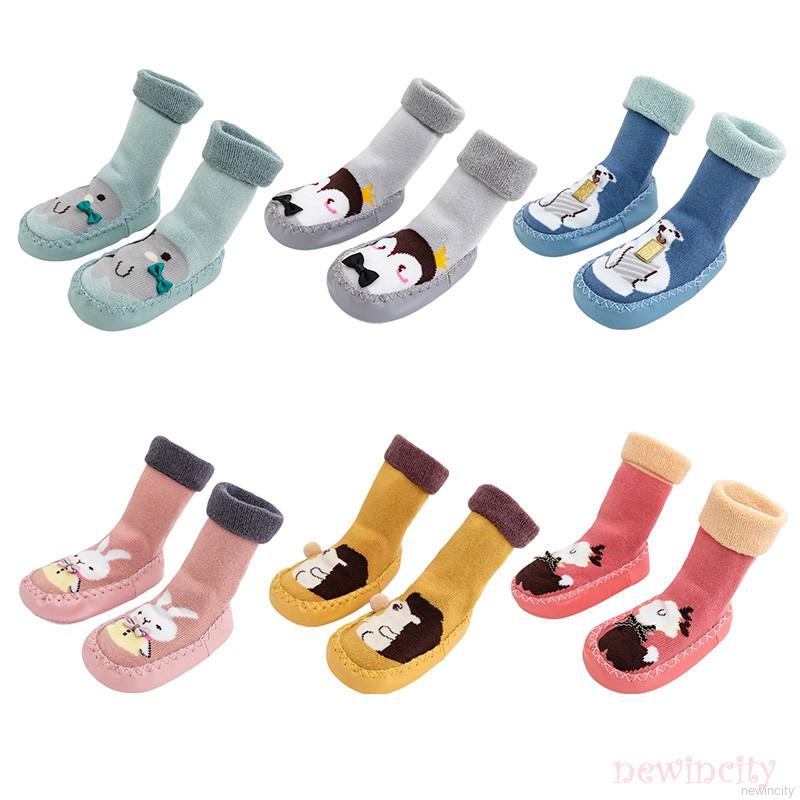 Vớ cotton giữ ấm chân chống trượt in họa tiết xinh xắn cho bé