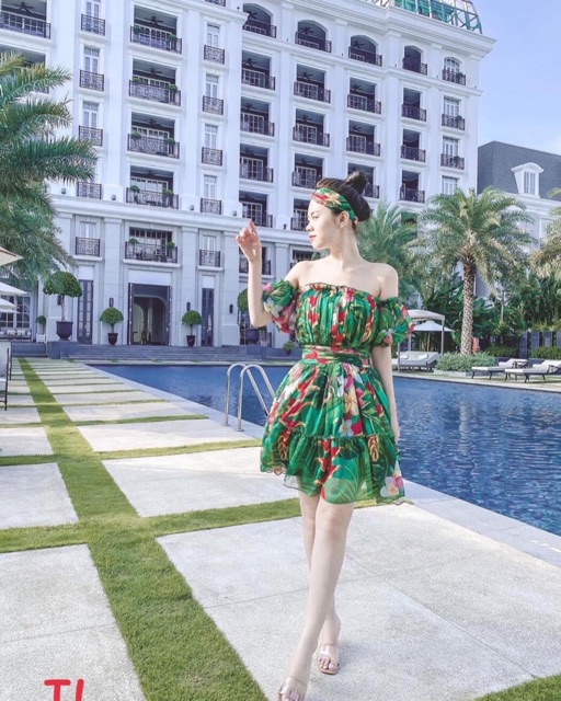 Váy voan tơ trễ vai