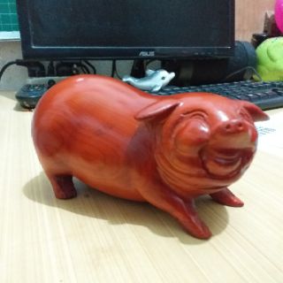 Lợn gỗ xinh xắn