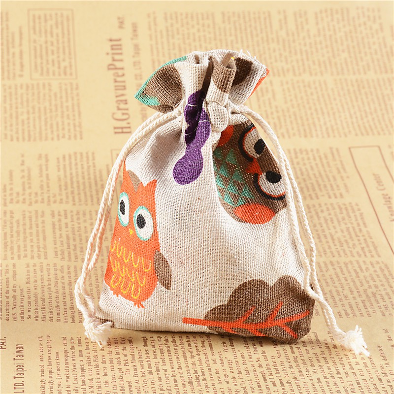 Túi vải bố mềm có dây rút họa tiết cú mèo kích thước 10x14cm - shop cà rốt