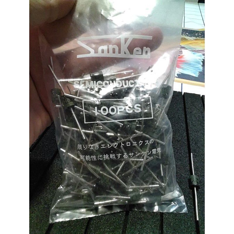 4 con Diode RH4F Sanken 1500v-2.5A , chính hãng , mới .