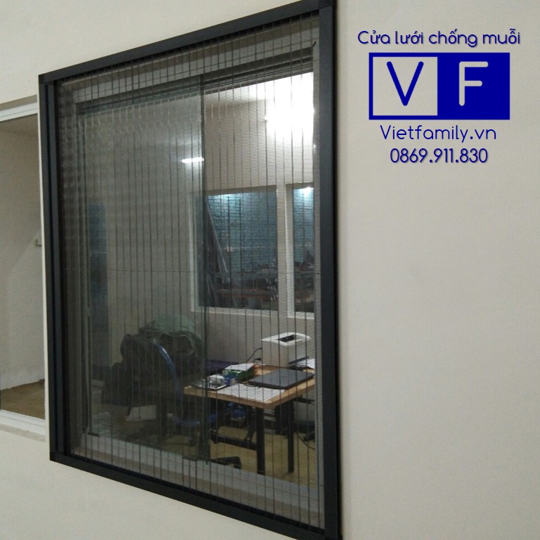 Cửa lưới chống muỗi gấp xếp Vietfamily khung màu ghi xám