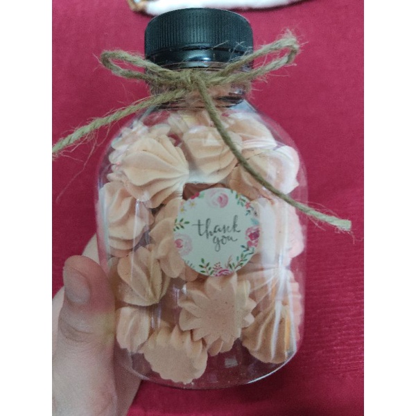 Kẹo meringue nụ hôn