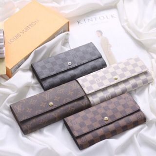 Ví cúc bấm