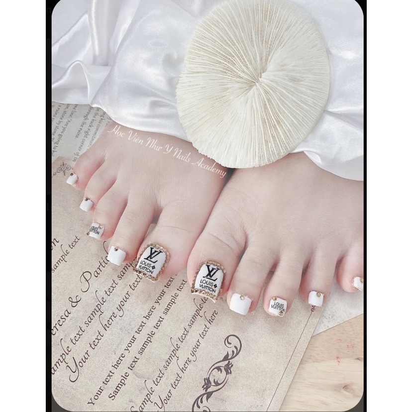 A114 Bộ 24 Móng Chân Giả Màu Trắng Dán Thương Hiệu Nail Kèm Keo Dũa |  Shopee Việt Nam