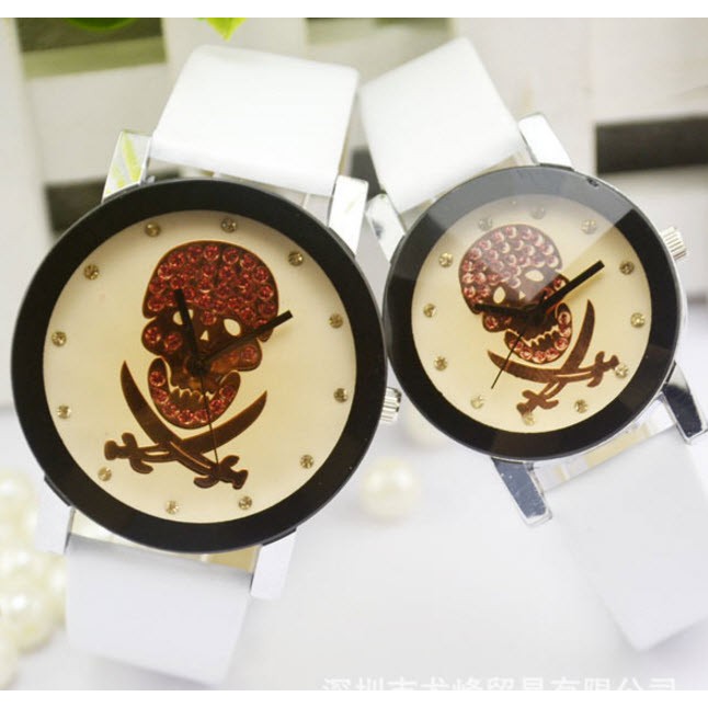 Đồng hồ cặp rẻ họa tiết đầu lâu vui nhộn - Giá bán trên là 2 chiếc như hình + tặng kèm thêm 2 viên pin