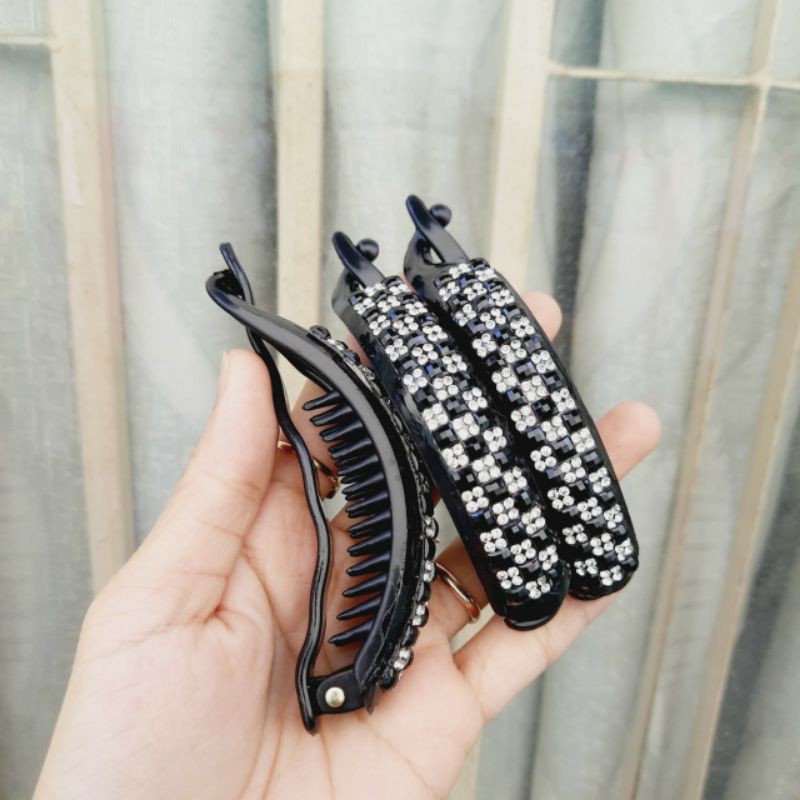 Kẹp cóc ngang đính soàn trắng đen cho nữ