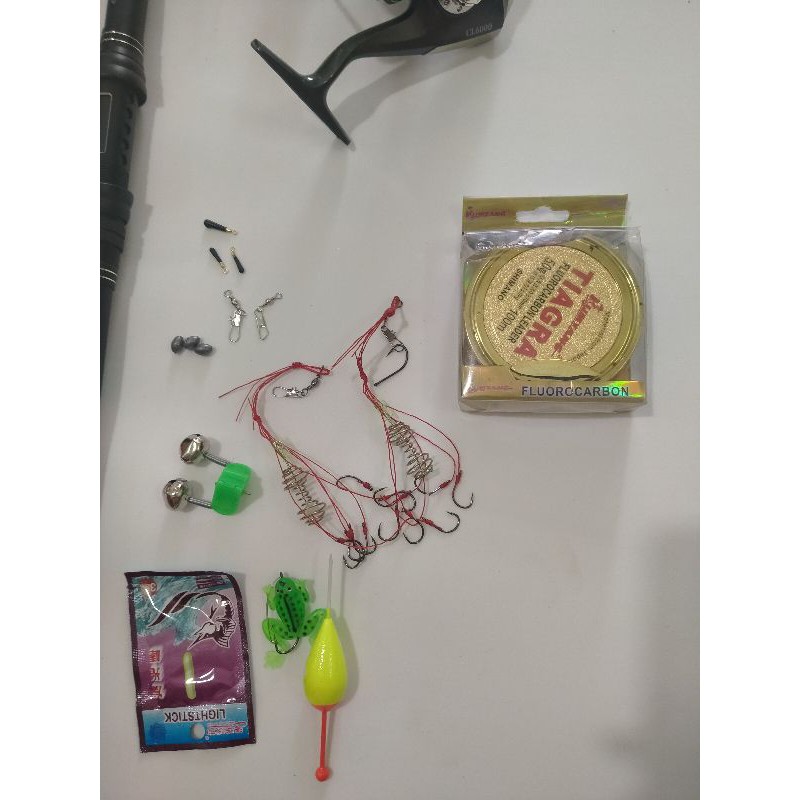 Combo cần Huntman 2 màu đỏ, vàng và máy câu