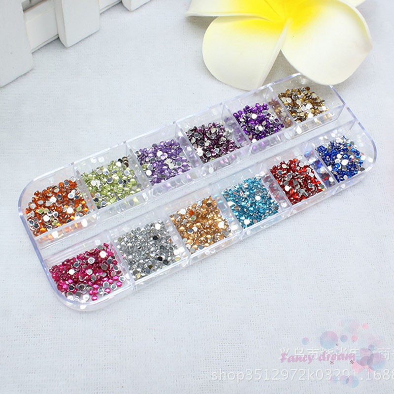 Bộ phụ kiện trang trí móng tay xinh xắn