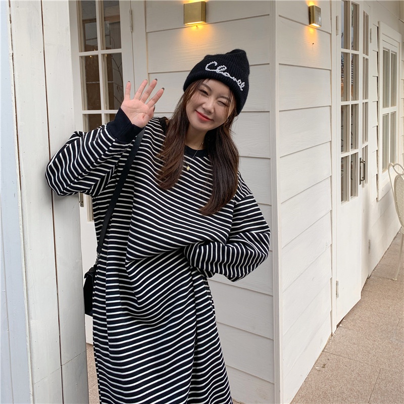 Đầm dài IELGY tay dài kẻ sọc xẻ tà thời trang Hàn Quốc cho nữ