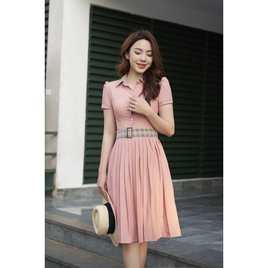 Đầm hồng dập ly bell bubery dáng xoè cổ sơ mi tay ngắn