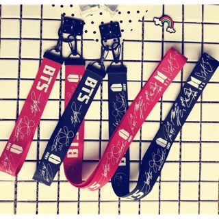 Strap chữ ký kèm hook gắn điện thoại BTS