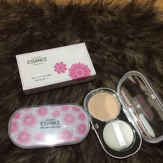 Phấn Essance bông