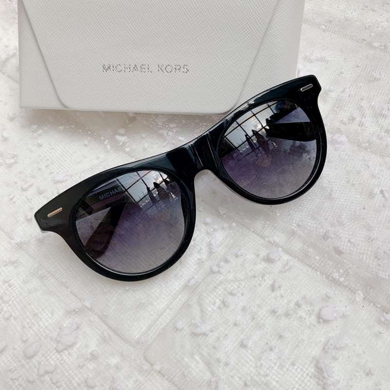 Kính Mát Michael Kors MK2074F 30054L Gọng đen mắt xanh highlight