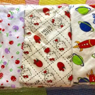 Yếm tam giác cotton cúc bấm