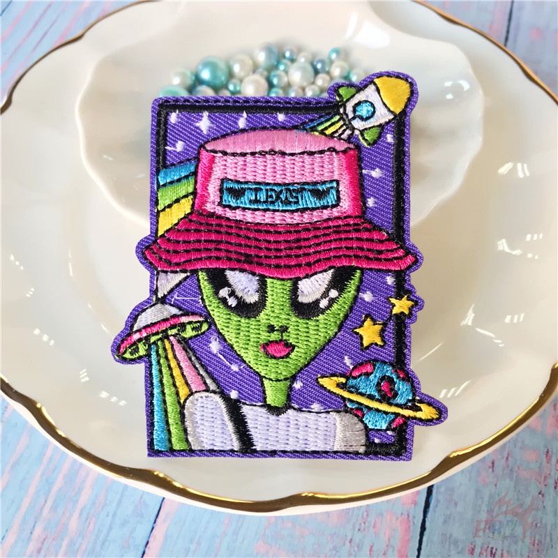 1 Sticker Ủi Thêu Hình Người Ngoài Hành Tinh