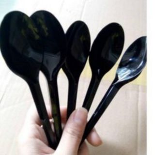 50 Thìa nhựa đen cao cấp dùng 1 lần(50 thìa/gói)