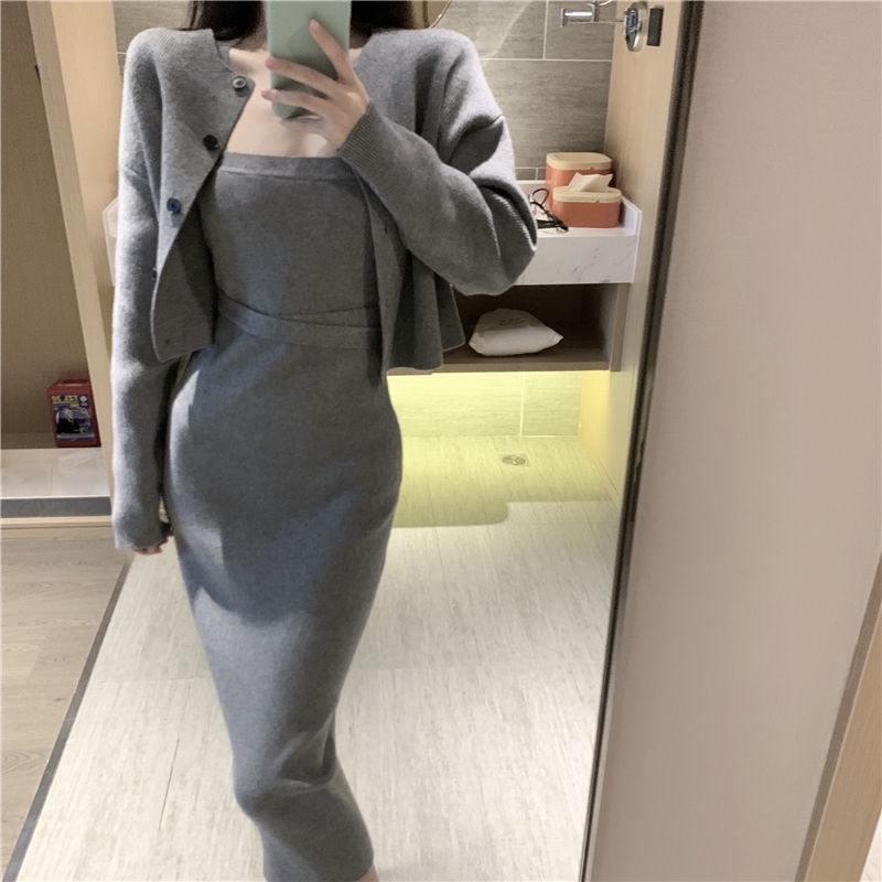 Bộ đầm dệt kim hai dây + áo khoác cardigan dệt kim thời trang xuân thu mới 2021