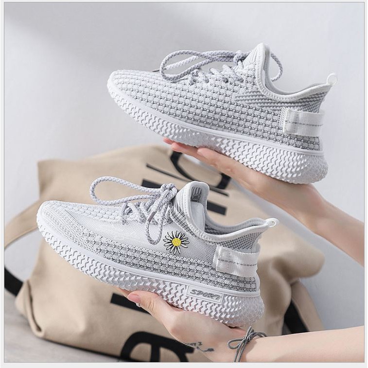 Giày thể thao  cổ chun thêu hoa cúc  nữ hot tredt  hàn quốc mẫu mới 2022