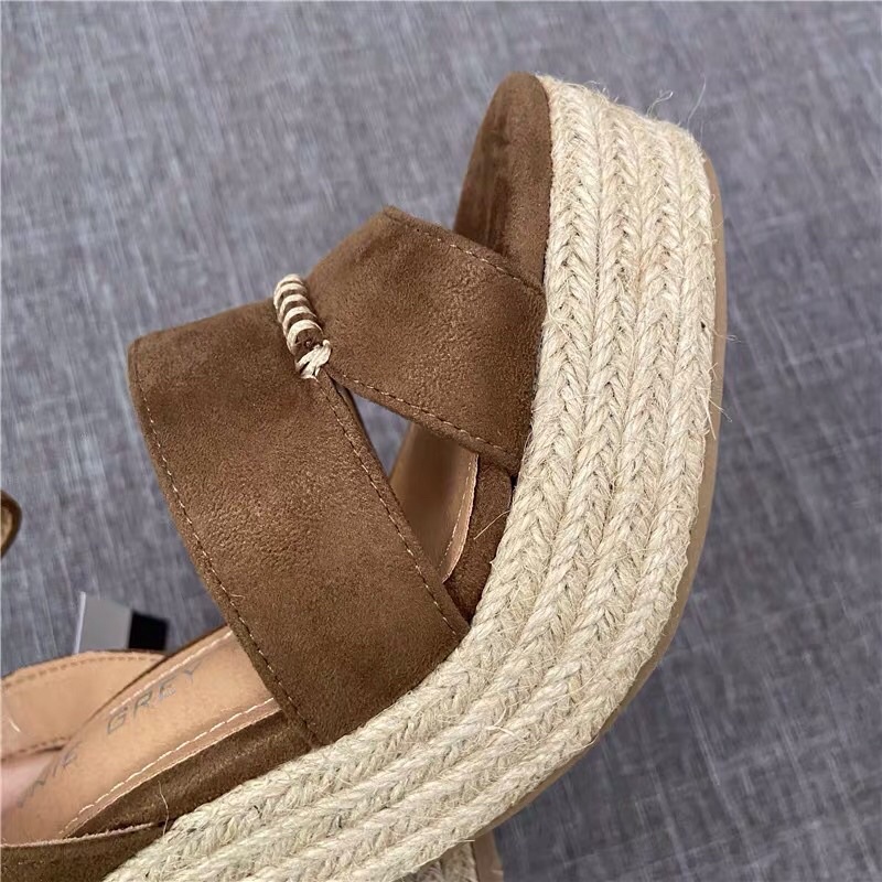 Sandal đế cói da lộn . xuất Eu