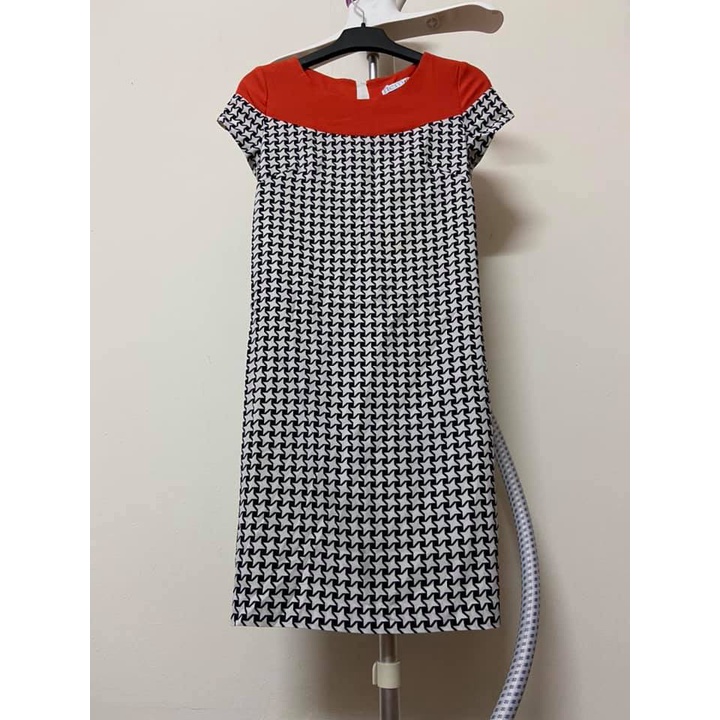 Váy nem size 4, dáng suông có túi