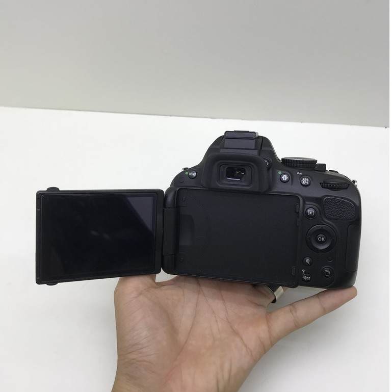 Bộ máy ảnh Nikon D5100 Kèm lens AF-S 18-55mm mới 98%