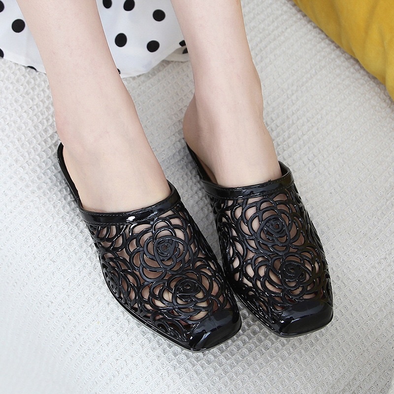 DÉP SỤC NHỰA DẺO CAO CẤP ĐI MƯA HÌNH HOA THỜI TRANG TRUNG NIÊN CAO 4CM