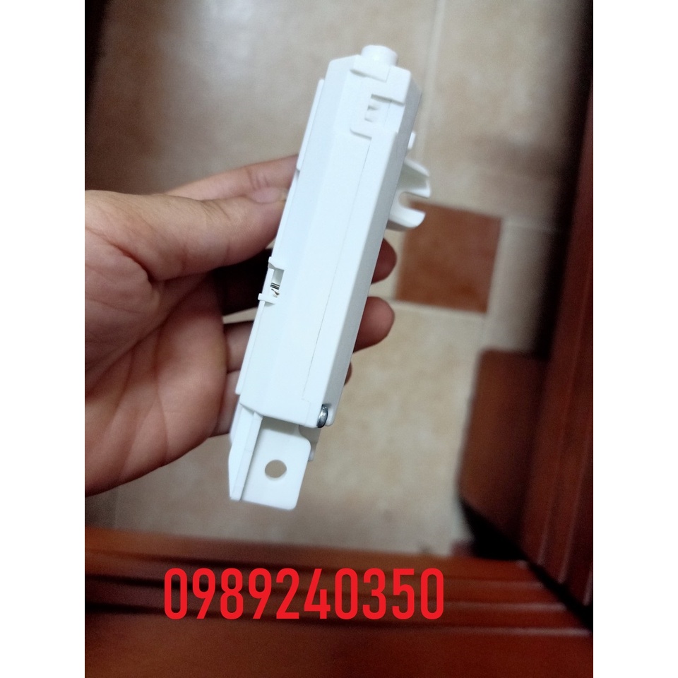 Công tắc khóa cửa máy giặt LG 12kg T2312DSAV lồng đứng cửa trên