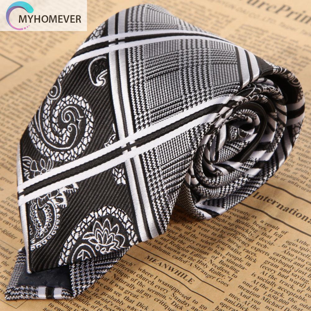 Cà vạt hoạ tiết hoa màu đen cho nam giới