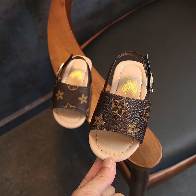 Dép sandal cho bé - Dép sandal hoạ tiết L.V chất liệu da PU cao cấp quai dán đế mềm cho bé trai bé gái 1- 5 tuổi