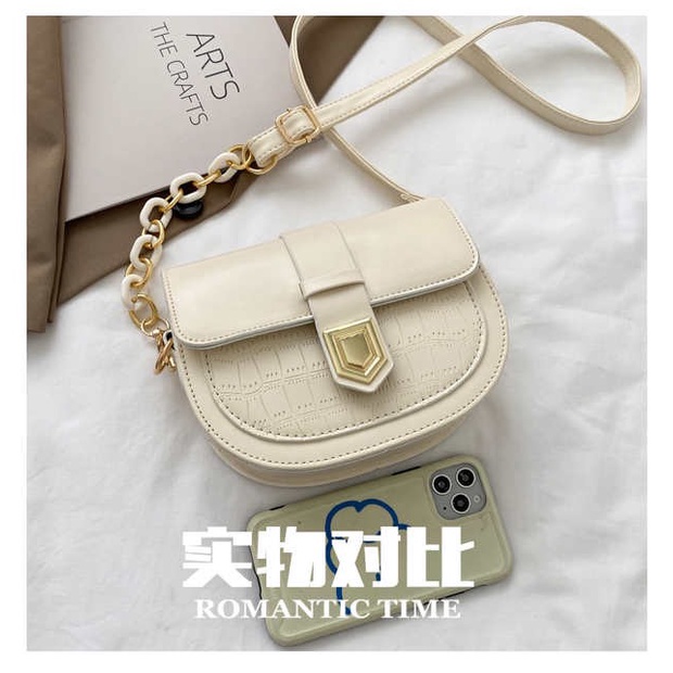 Túi Nữ Đeo Chéo Sang Chảnh Chất Liệu Da Pu Dày Dặn- Đen/Trắng